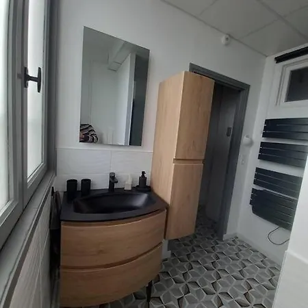 Apartment T2 Renove Et Climatise Chez Cathy *